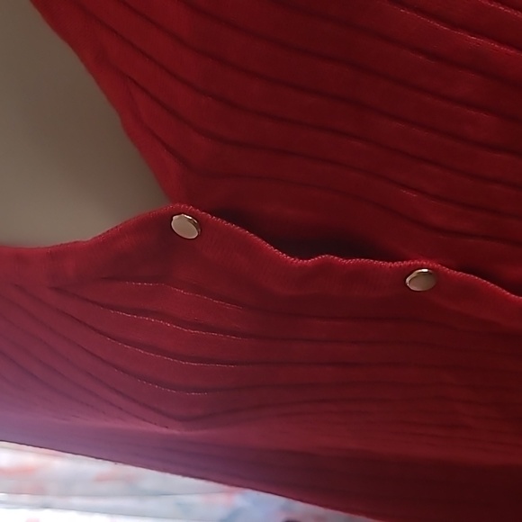 Tint and shadow red crop cardigan large size - Picture 2 of 4